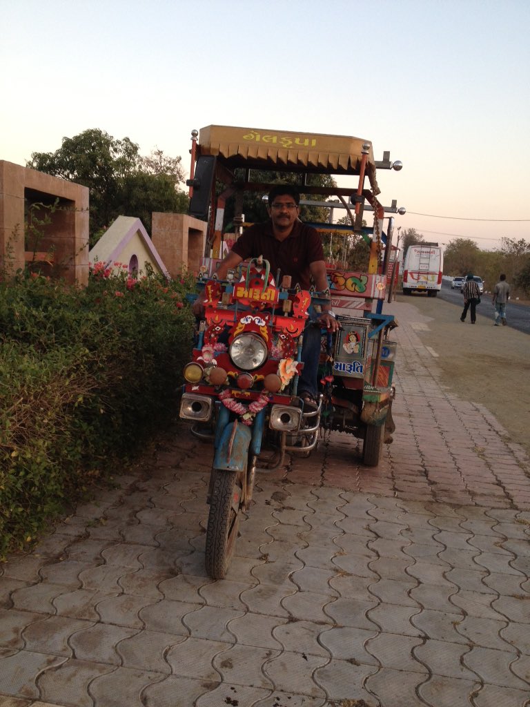 hebasur's tweet photo. जुगाड़ https://t.co/M0T33af4FL