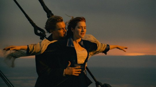autumnsonatta's tweet photo. Titanic. https://t.co/WYzasOJmWw