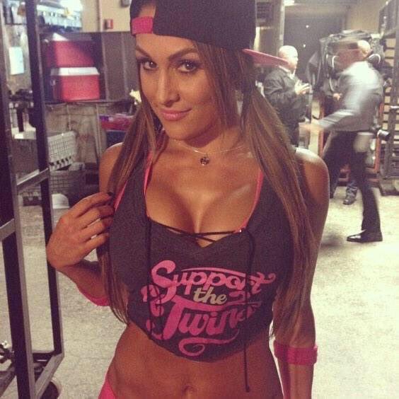 RT @boobs_nikki: Retweet if you want to fuck Nikki Bella and cum inside of her!! https://t.co/mCdZL66Gip