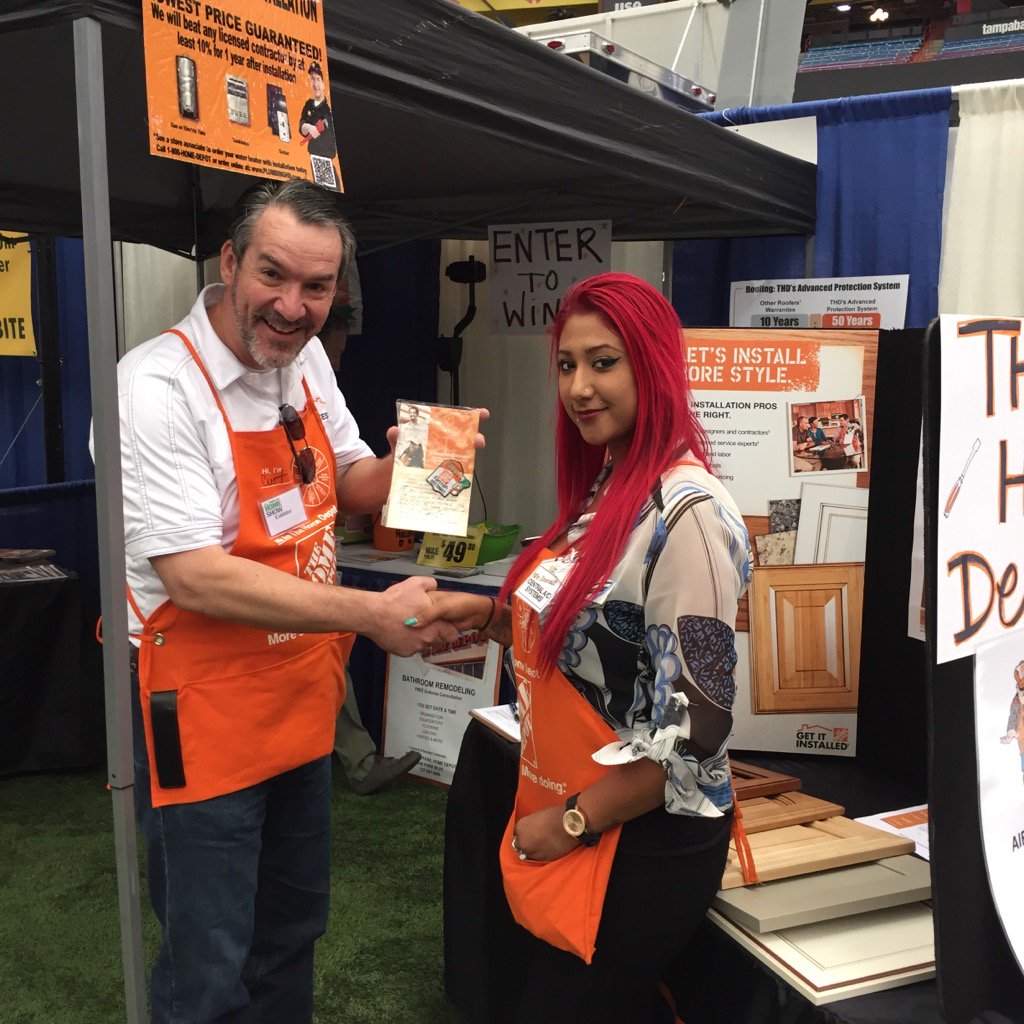 Nena store 6357 at her first Home Show with a Homer Award for 19 leads...exceeding all others, Great Job!