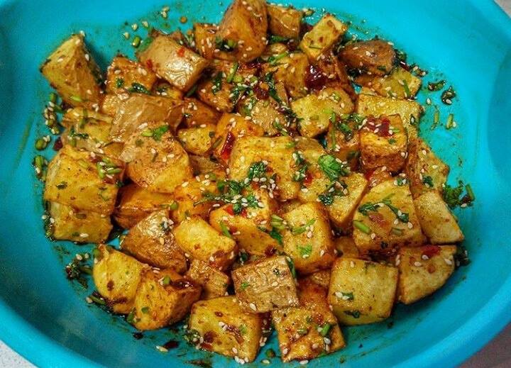 EatLocal_Mumbai's tweet photo. Mala Tu Duo (Spicy Potatoes) in Chinese. 
PC: @1teaspoonlove
#Chinese #StreetFood #yummy #mumbai #Eatlocalmumbai https://t.co/O7CvaWwVbo