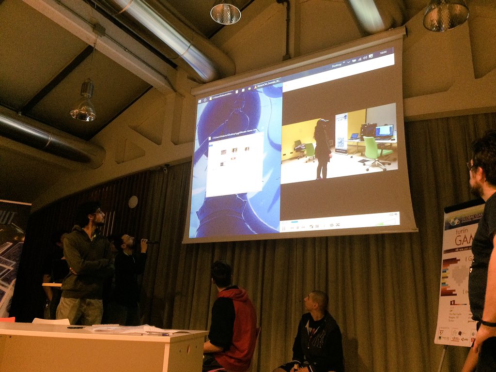 treatabit's tweet photo. I team presentano il loro lavoro. Ecco il gruppo che ha creato un gioco in #vr con @immotionAR #gg16 #turingamejam https://t.co/fnXxPO1UZk