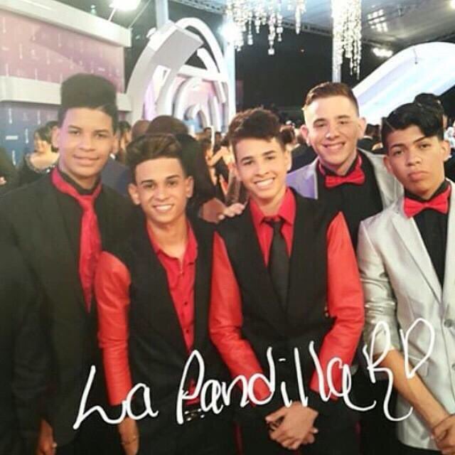 LaPandillaRD's tweet photo. #EstrenoLaPandillaEnDivertido Foto Vieja 🙈 https://t.co/78zg3aq43j