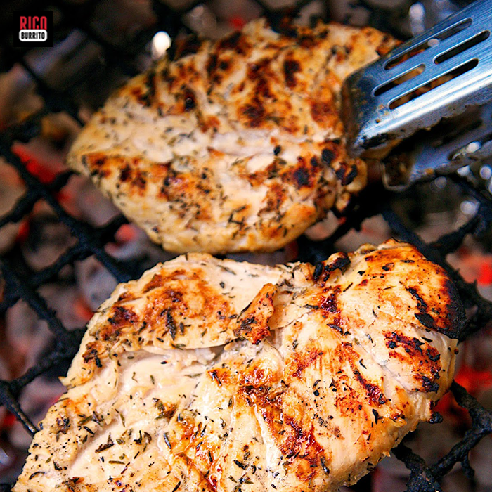 QueRicoBurrito's tweet photo. Si andas por La California, ven al #RicoBurrito del Líder y prueba un delicioso Burrito de Pollo a la Parrilla. https://t.co/FGSaXTnbVU