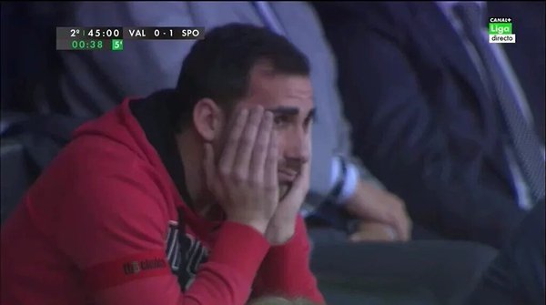 ciberchenet's tweet photo. Este SI que es el sentir de los valencianistas de verdad. La impotencia del capitán... https://t.co/6CcPvnNkYc
