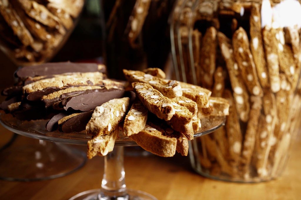 BoncoraBiscotti's tweet photo. Free 2 lb party bag for 1 lucky person. Perfect treat for #SB50. Retweet 2 be entered. Winner named tmrw. #giveaway https://t.co/9j1ae1jRRA