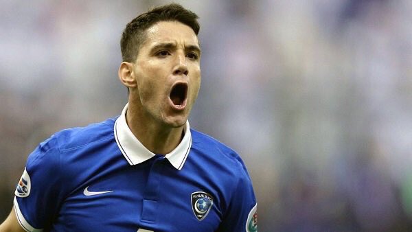 F0_8wh's tweet photo. كنت أقول العمر مع غيرك ثقيل Neves 
وهذا غيرك صار لعيوني النظر Eduardo 💙
#الهلال
#الهلال_النجوم https://t.co/50Oox4Llhx