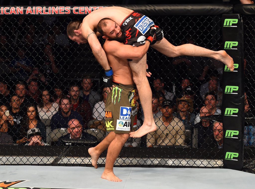 ufc's tweet photo. .@JohnyHendricks wants another title shot. Watch him at #UFCVegas and in this FREE FIGHT 📽 https://t.co/NlDmL8nE1a https://t.co/WDOdLKGzAK
