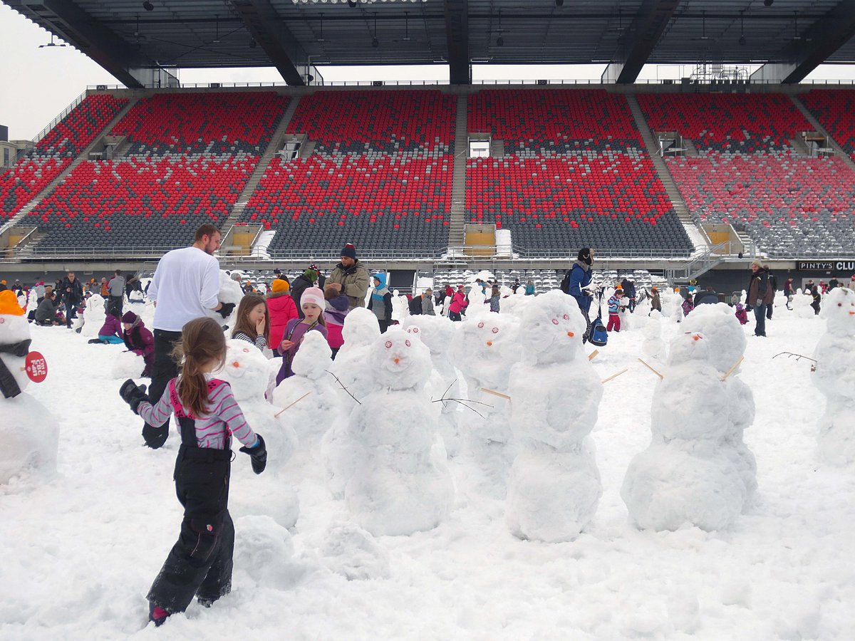 ottawalifers's tweet photo. Looking forward to the results of the snowman making record attempt! Great job everyone! #winterlude https://t.co/MCVAIcIsG8