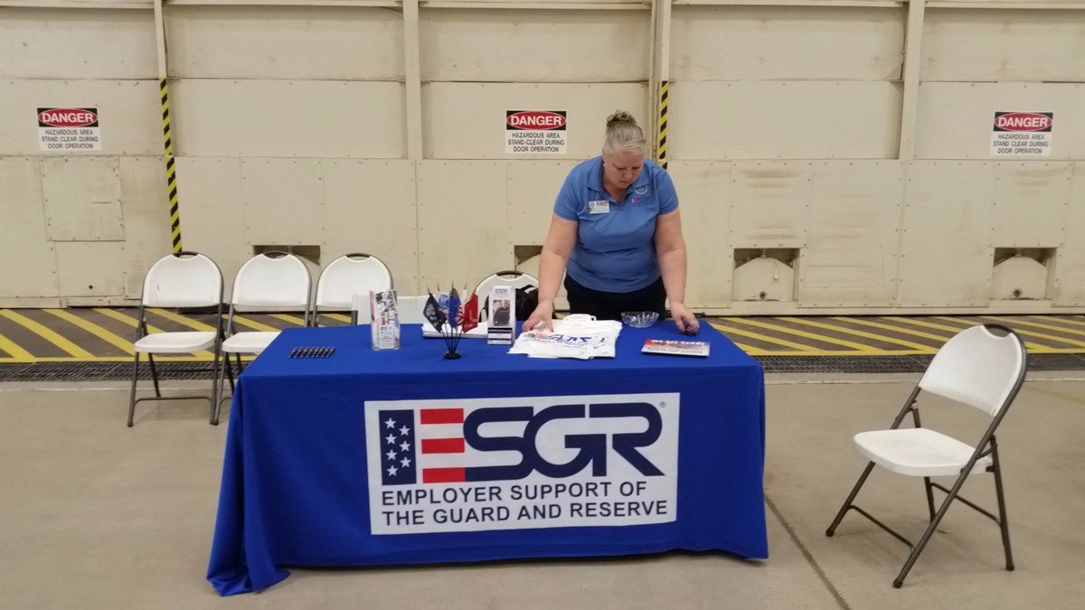 APS_PatrickM's tweet photo. #944th @ Luke AFB setting up for @USAFReserve volunteer fair #ESGR.Service above and Beyond! https://t.co/nDoS78HViN