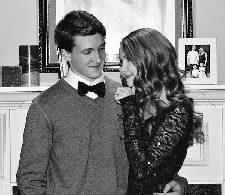 abbsgayle's tweet photo. I just want some1 to look @ me the way my BABY BROTHER looks @ his gf .. like, STOP.. (jk, don't stop) https://t.co/F4lQgYoJq9