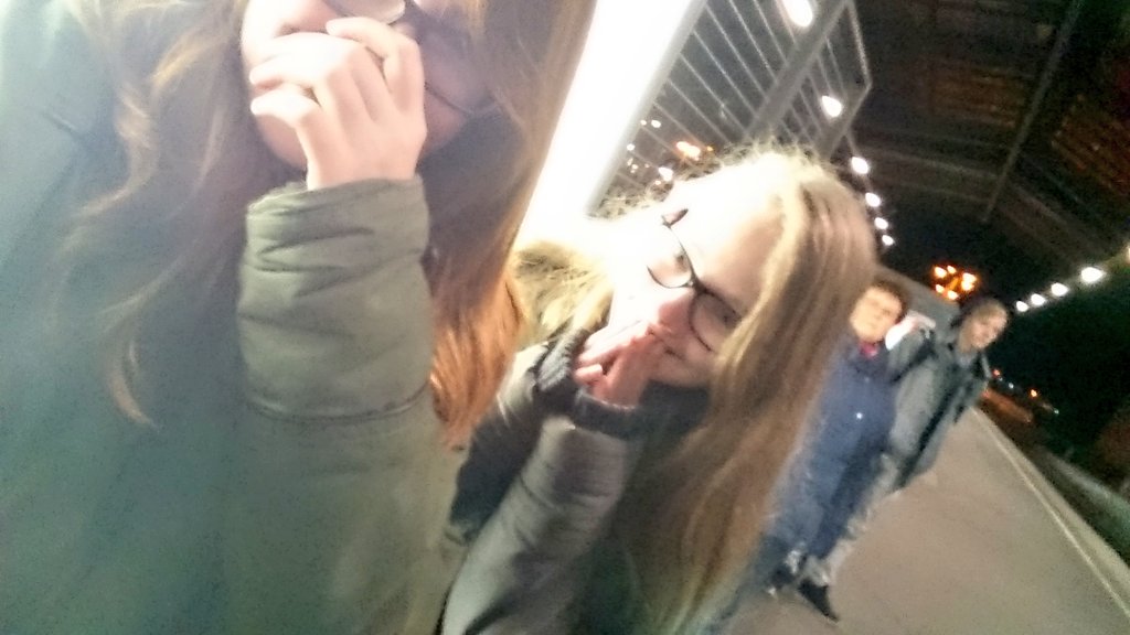 FiniSeifenblase's tweet photo. Es war so schön! c:
Danke für den tollen Tag! <3
31.01.2016 #Internetfreundschaft https://t.co/gJQbPdQLvw