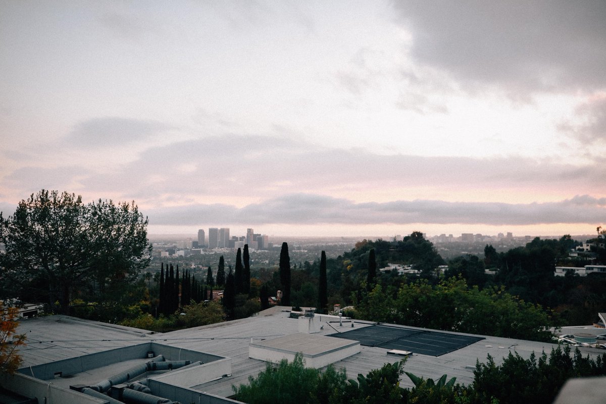 willdarbyshire's tweet photo. 6pm in L.A https://t.co/3vKjOyuBDa