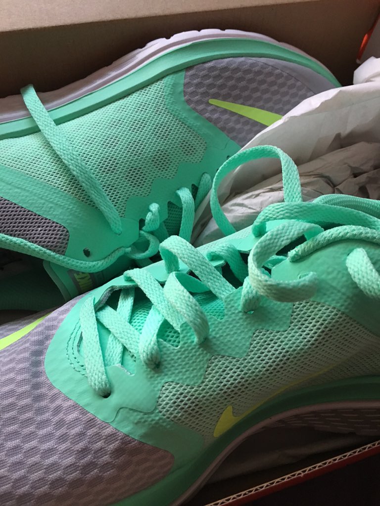 BlessMyLibHeart's tweet photo. New shoes ๐๐ #Nike #literun #fitness https://t.co/GIp3QRFBRw