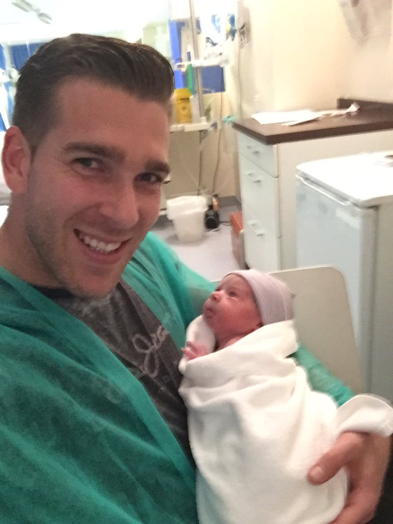 The most beautiful day of life...Enzo is here👶🏼🍼

El día más bonito de mi vida...Enzo ya está aquí👶🏼🍼