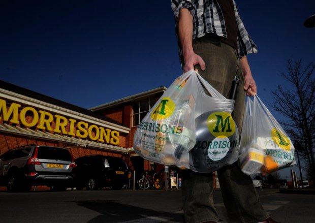 yorkshirepost's tweet image. Morrisons to cut prices on more than 1000 items as it fights back. yorkshirepost.co.uk/business/retai…