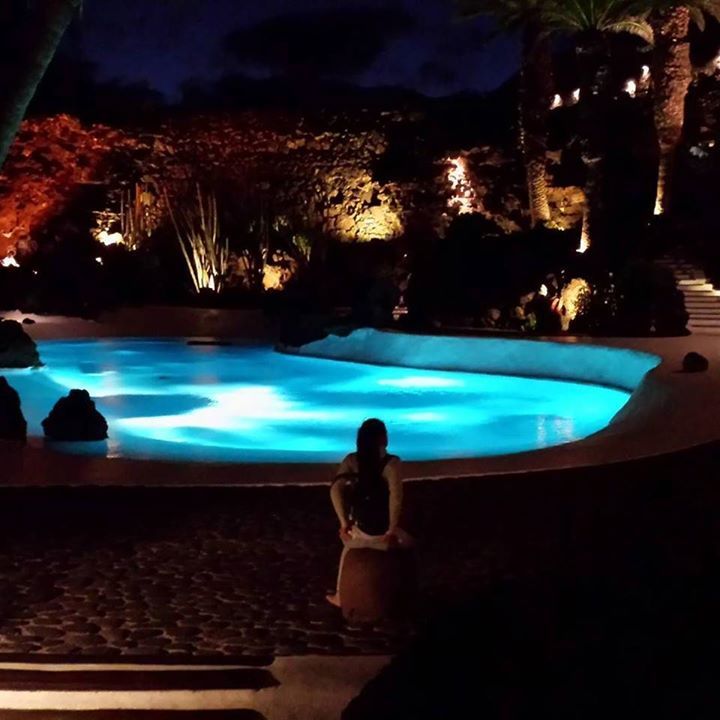 artmaximooo's tweet photo. A #uniquenight at a #uniqueplace. #concert at the #jameosdelagua in #lanzarote. An #outsta… https://t.co/4g4sQzLds1 https://t.co/nN6JN2UTJG