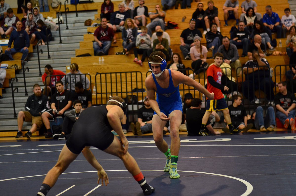 jawarrener's tweet photo. This was maybe the highlight match between PHU's Joe Capone and @ELakeWrestling @McGinnyyy @BobbyHomeTeam #LiveGreco https://t.co/yDh8XdJG1T