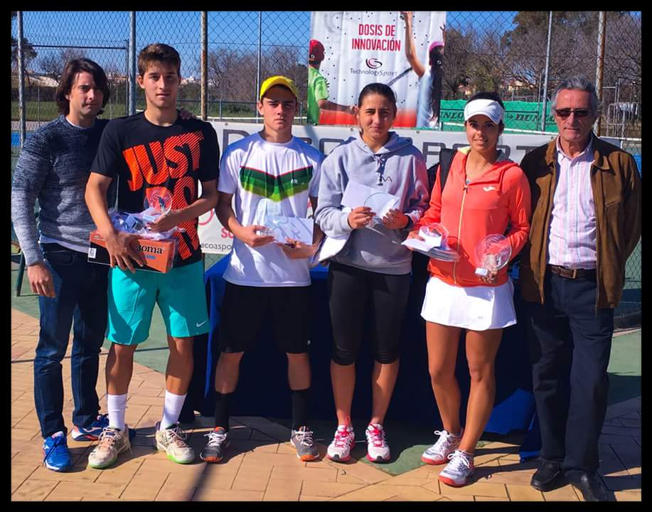 <a href="/lucasfv99/">Lucas Vicentini</a> y <a href="/mjluque6/">María José Luque</a> vencedores del 1er Torneo del Circuito Grandes Slam de Sevilla. Enhorabuena chic@s!!
