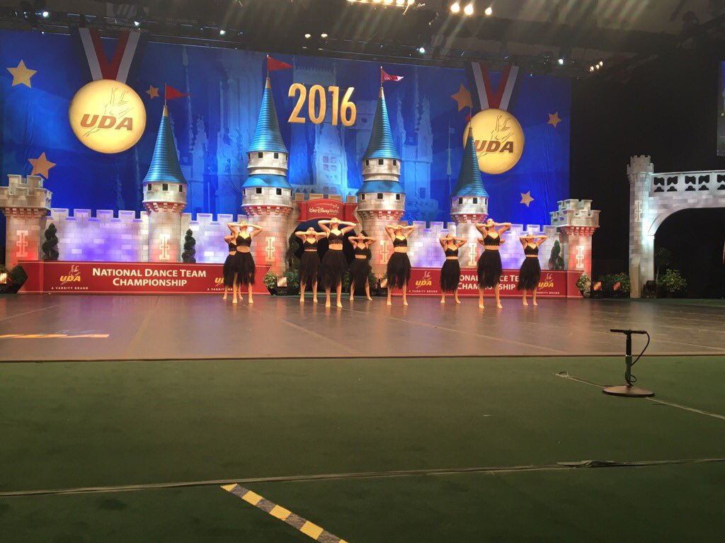 UDAnews's tweet photo. Iowa City HS leaving the crowd silent with a powerfully emotional Small Varsity Jazz Finals piece #UDAnationals https://t.co/dnSXe9CIuz