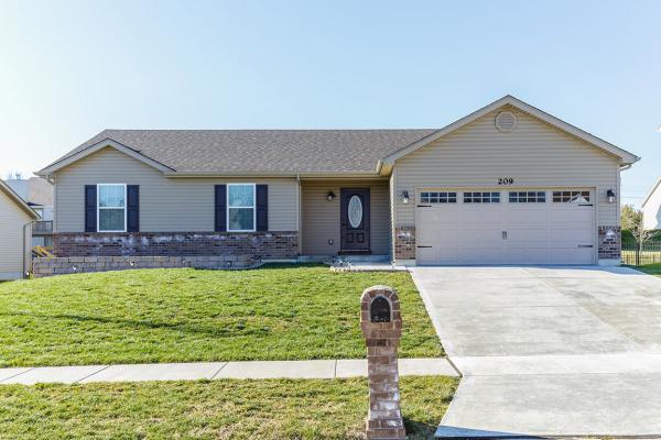 Hometaurus's tweet photo. #Homeforsale #Foristell #Missouri $184,900 https://t.co/8tGh9IctWO #realestate #realtor #trulia #zillow #remax https://t.co/ee8NfD6fc5