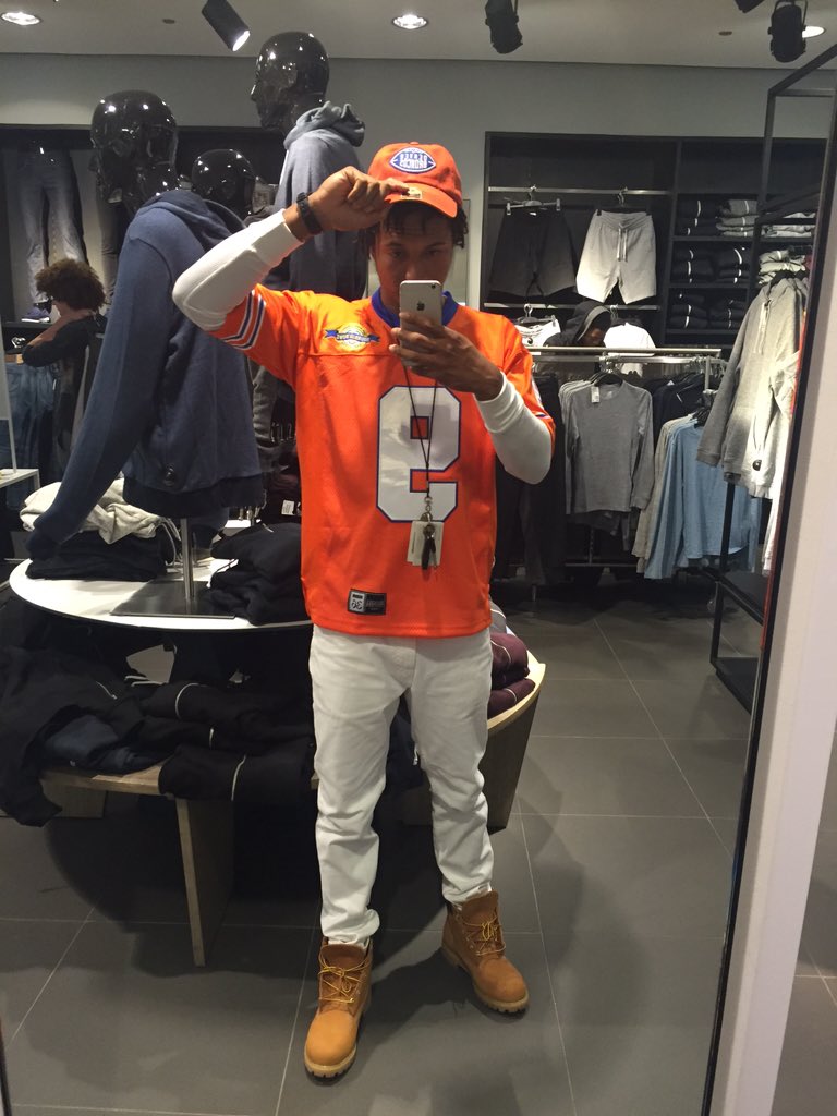__RickyRozay's tweet photo. 🔵🔶⚪️ https://t.co/ZWjaavaB6i