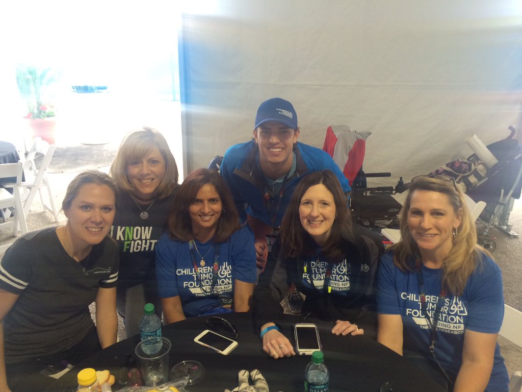 lainey_vb131's tweet photo. I am so in love w/these amazing moms who have welcomed me into their family &amp; told me their stories. #embeddedfans https://t.co/IT3IAFg3Qd