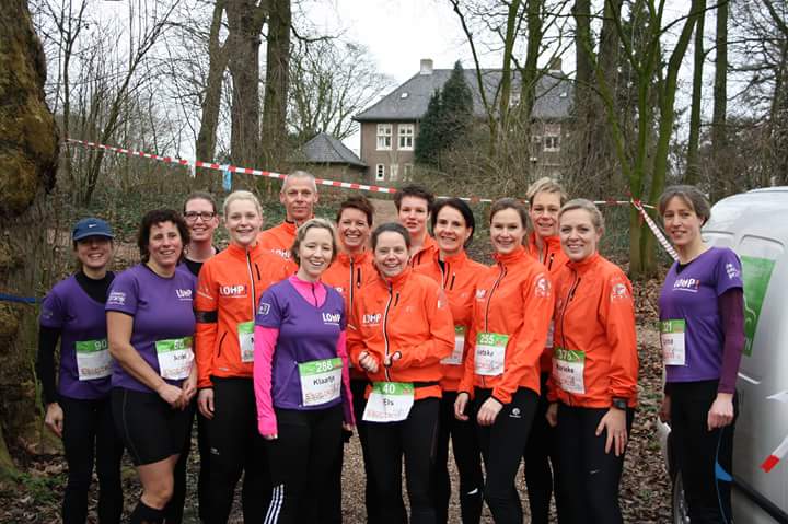 Grote groep dames van <a href="/LOOPladyrunners/">LOOP!</a> vanmorgen actief in de <a href="/singelcross/">Singelcross</a> Mooie resultaten!