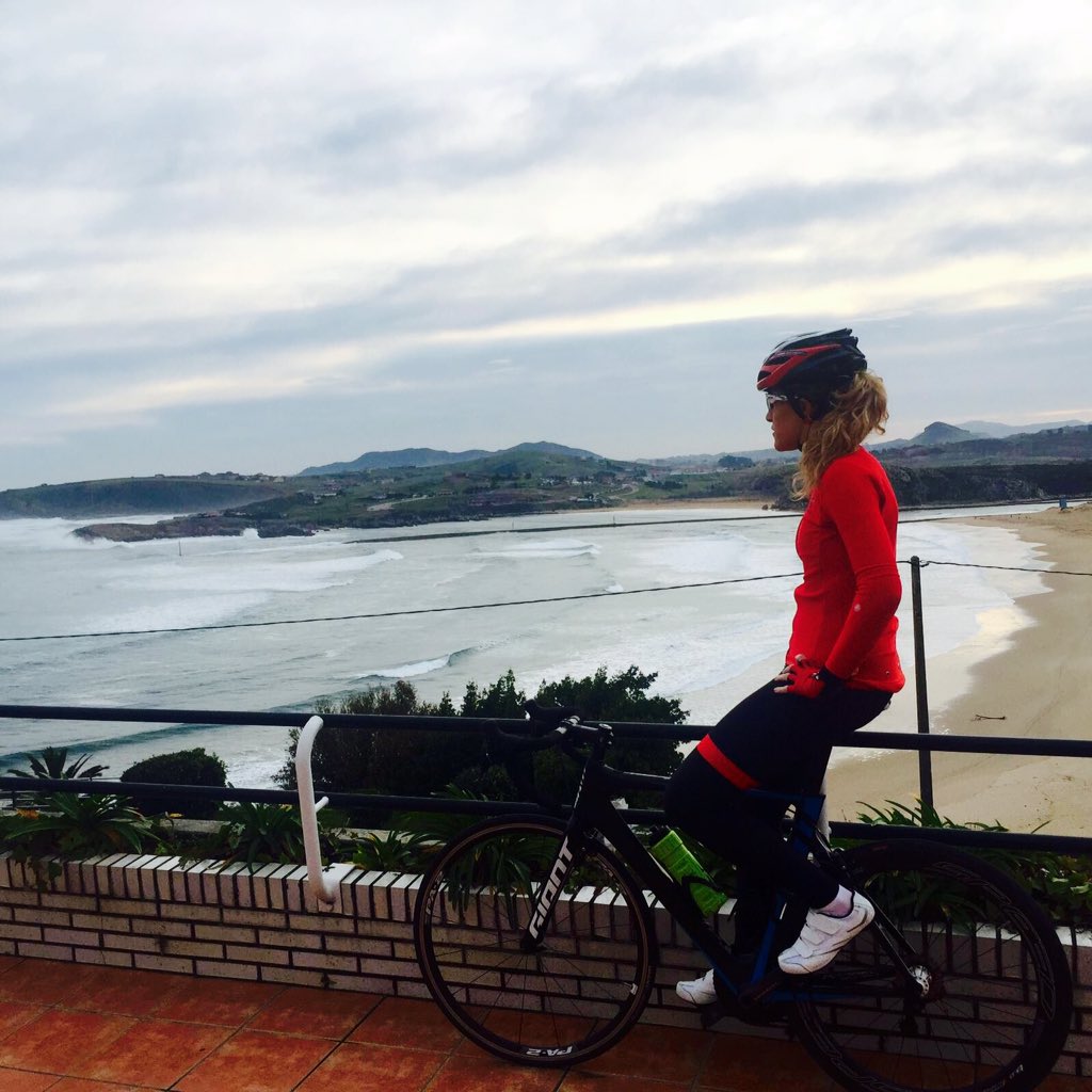 crisarazu's tweet photo. Nuevas formas de conocer nuevos sitios...🚲💨 #retos #preparateTioDelMazo #Cantabria 😍 https://t.co/bovhkazjim