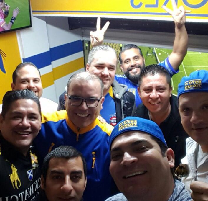 Después de 20 años de haber salido de la facultad, es un gusto seguir conviviendo con mis amigos.