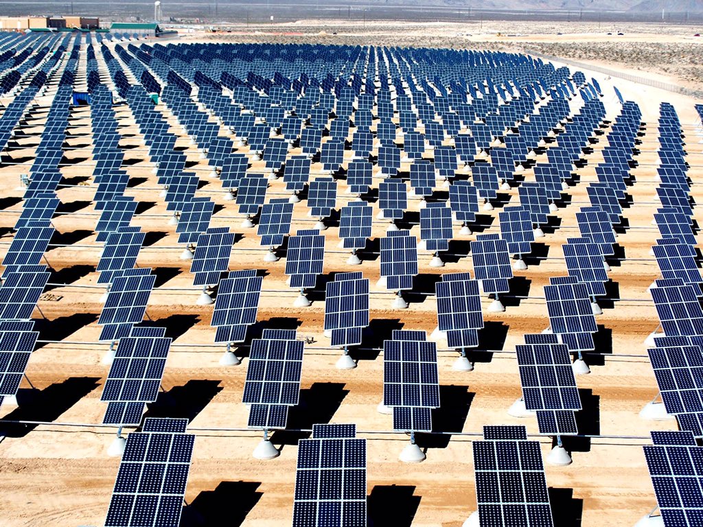 MikeHudema's tweet photo. .@ElonMusk has a Plan to Power Entire U.S. with #Solar in 15 Years: https://t.co/bcHwrpNR3V #climate #readyfor100 https://t.co/04bXwcd99y