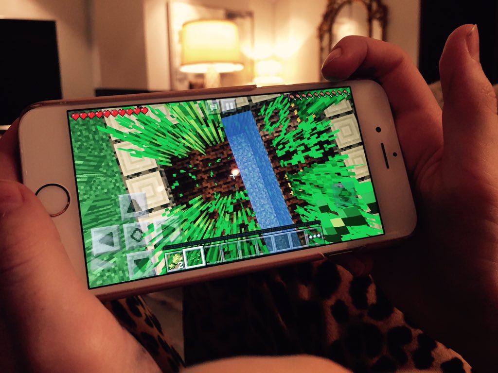 a_malahov's tweet photo. Открыл для себя новый мир #Minecraft #noob #кажетсяявлип спасибо Гойя! https://t.co/QFG27d6BZ7