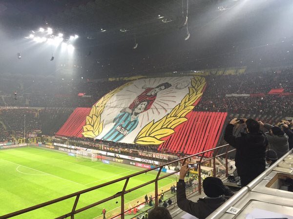 TransfersCalcio's tweet photo. Milan choreography at the #DerbyDellaMadonnina https://t.co/ro60hHh5lb