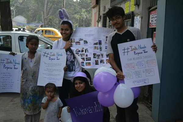 ElenaVLe's tweet photo. .@Bizzle_Queen001 Indian Beliebers campaigning to get @justinbieber to go there for #PurposeTour! https://t.co/jS9pdtFWuB