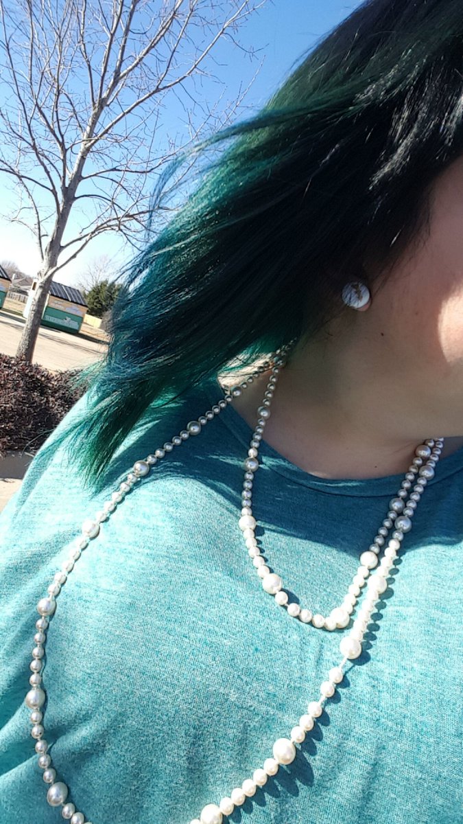 jequav's tweet image. Being blue and green is just a lifestyle for me 💚💙💚💙💚