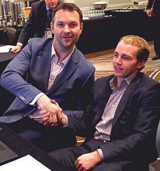 HockeyPosts's tweet photo. Scott: Wanna take a pic?
Kane: No
Scott: Sweet thanks
Kane: I said no
Scott: Yeah so did she https://t.co/Mz54lhDbSK