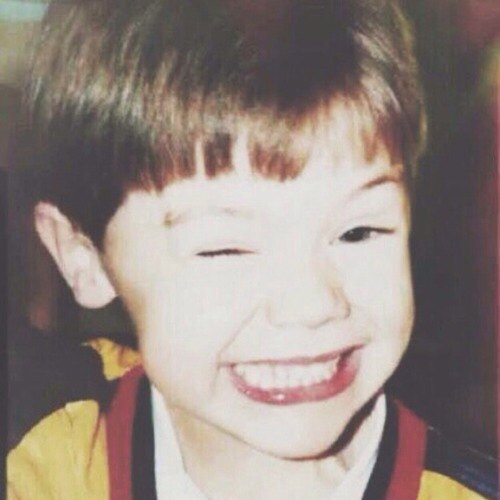 selgomez_rm's tweet photo. #HappyBirthdayHarryStyles #HappyBirthdayHarry trending! He is almost 22! He saved my life &amp; many many more https://t.co/O167H4R8Du