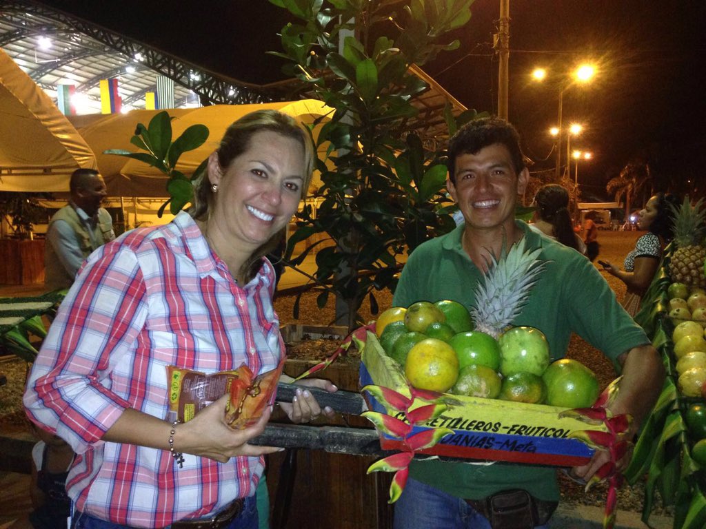 ExpoMalocas's tweet photo. Acompañada de ganaderos, locales y turistas de #ElMeta y todo el país @GobMeta @marcela_amayag en #ExpoMalocas2016 https://t.co/shZXagoB39