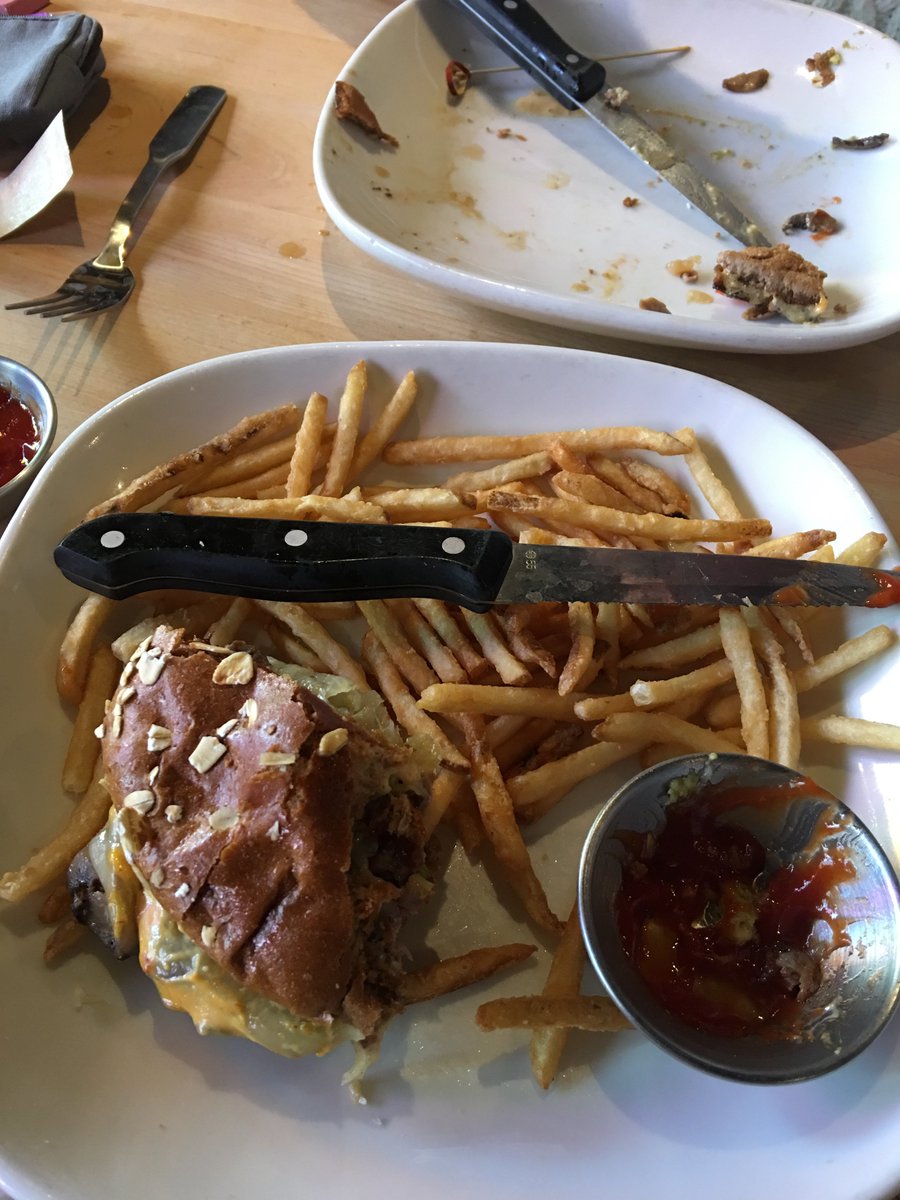 Paying for lunch with <a href="/Coin/">COIN</a>. My credit, debit, &amp; gift cards combined in one. goo.gl/T08TA2 #Coinrewards