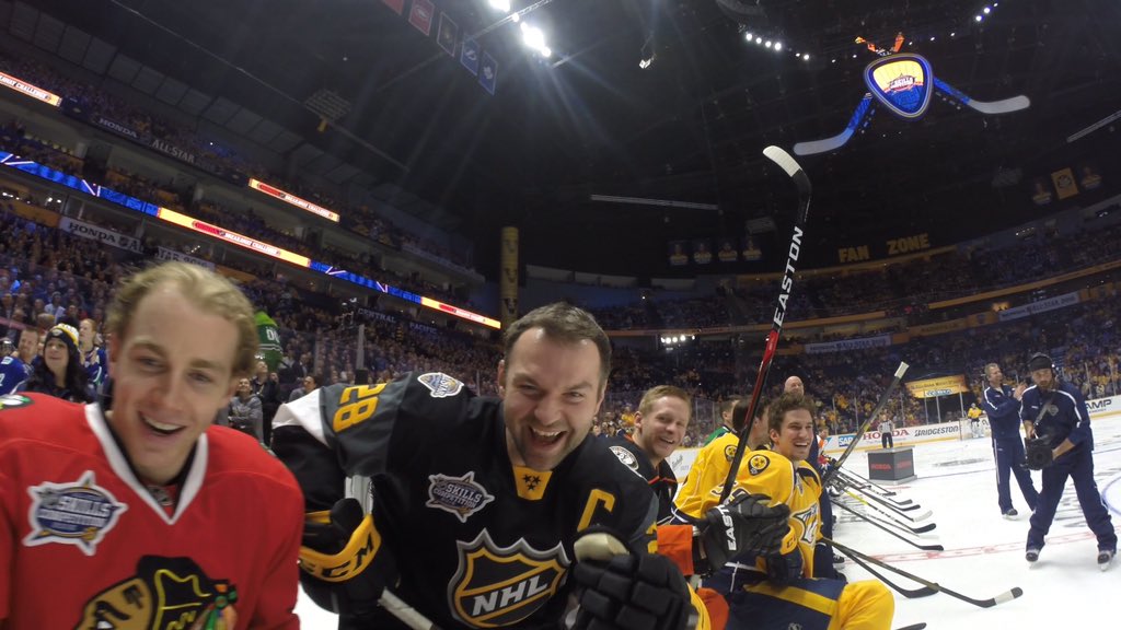 SanJoseSharks's tweet photo. Fist bumps with the captain. #NateVision https://t.co/QeA5GnSf9e
