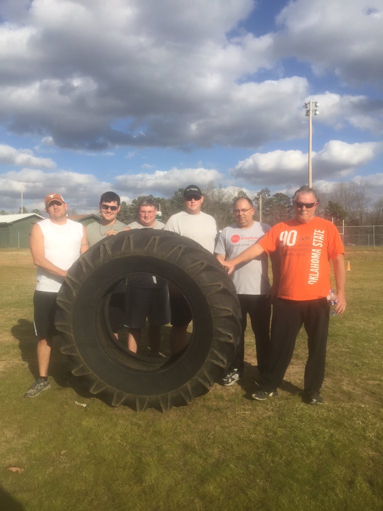 BigWes9232's tweet photo. Second round of Team Texarkana's fit test! #getfitin2016 #teamwork #tbhcdelivers https://t.co/jrgVuzIoqv