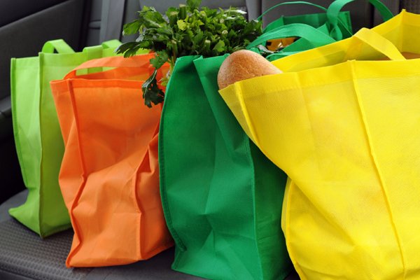 keepthebagaway's tweet photo. Bring your reusable bags next time you go shopping! #sb270 #banthebag https://t.co/xtjDidv5xw