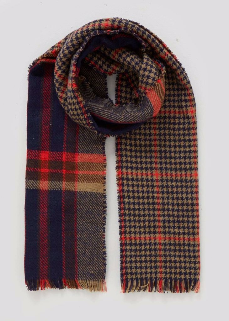 1 thing I hate more than losing..... losing my scarf. Lost during 2nd intermission tonight. If found please return
