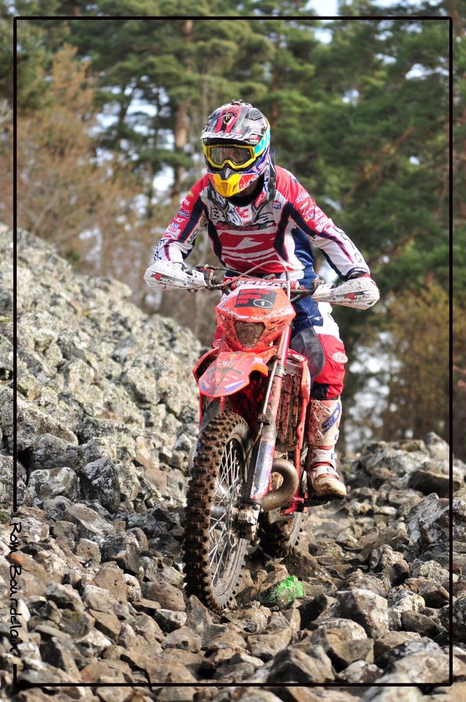 JohnnyAubert's tweet photo. π· #RomBourdelain! @RedBullFrance @officialleatt @ride100percent @SidiSport #LeattSafe #Redbull #RondeDesCailloux https://t.co/N0QqGyixbT