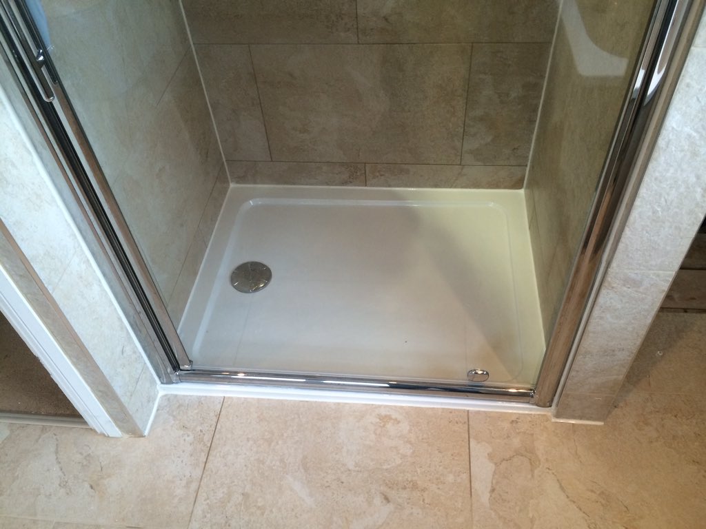 NJHILTD's tweet photo. If your in need of a new bathroom contact info@njhi.co.uk #nicholasjameshomeimprovements #bathroom#improveyourlife https://t.co/YaWDjkLIJX