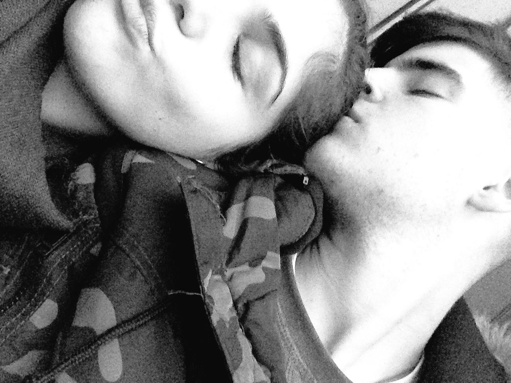 MariaRuizMoren2's tweet photo. Muchos💋❤️😍 @manolosuarez9 https://t.co/Q6ABhHGwYI