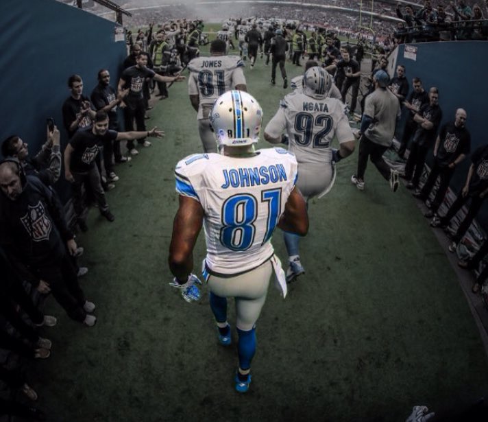 Retweet to congratulate Calvin Johnson on an amazing career! #OnePride