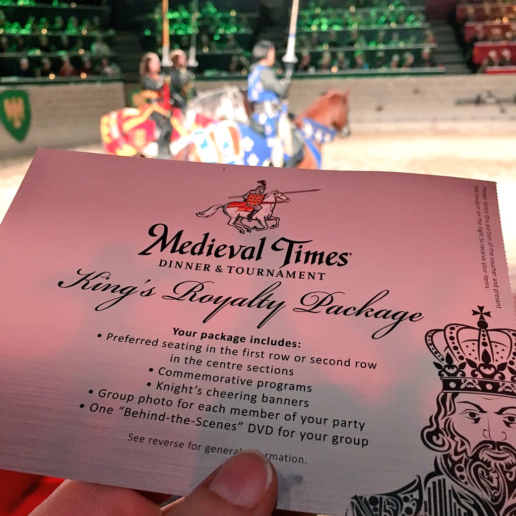 TeacherMomOfTwo's tweet photo. Enjoying a majestic King's Royalty Package. Thank you @TorontoCastle! #medievaltimesTO #mtfan https://t.co/dM25RmF3bK