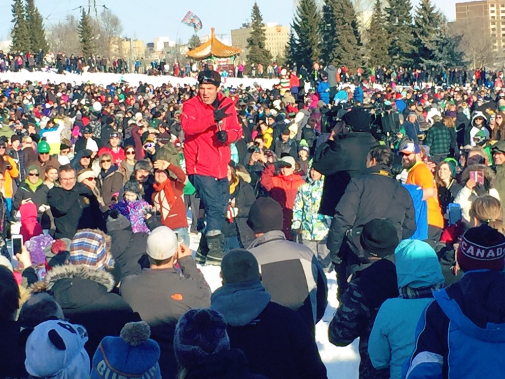 Saskatooning's tweet photo. Congrats #yxe! We broke the Guinness Book of World Records for the world's largest snowball fight with @rickmercer! https://t.co/uOXvMtCRBn