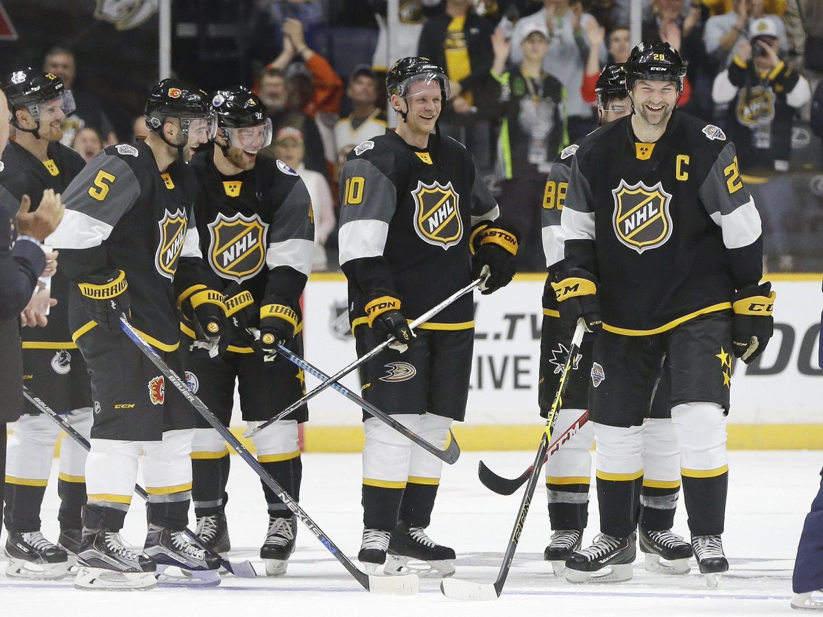 TorontoStar's tweet photo. John Scott named MVP of NHL’s all-star game #NHLAllStar #NHL #hockey  https://t.co/7IFeTVS2El https://t.co/9JxKzHLxir